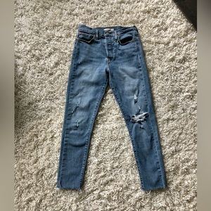 Levi’s Distressed Raw Hem Wedgie Skinny Jeans, Size 28
